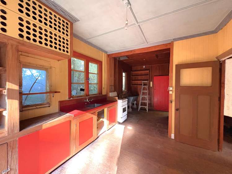 12 Glendining Road Waihua_10