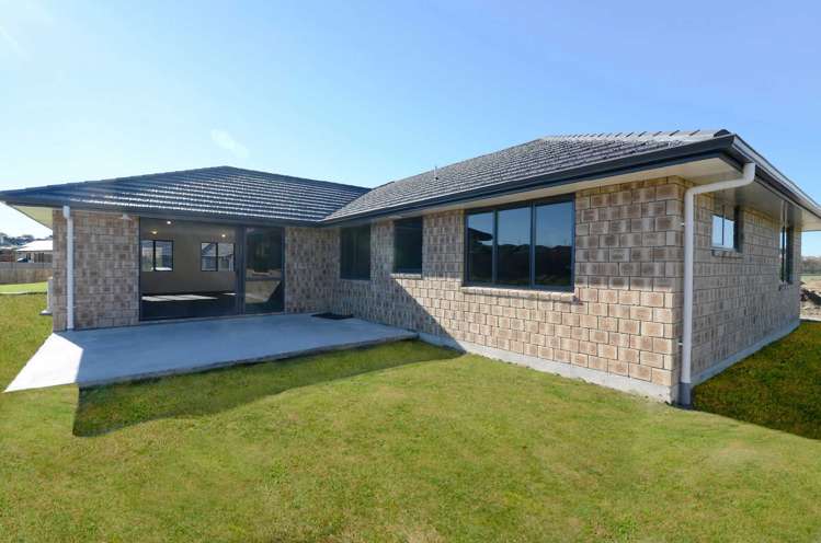 16 Max Landing 1073_1