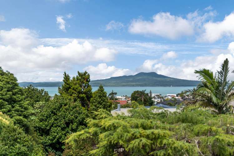 53 Parr Terrace Castor Bay_1