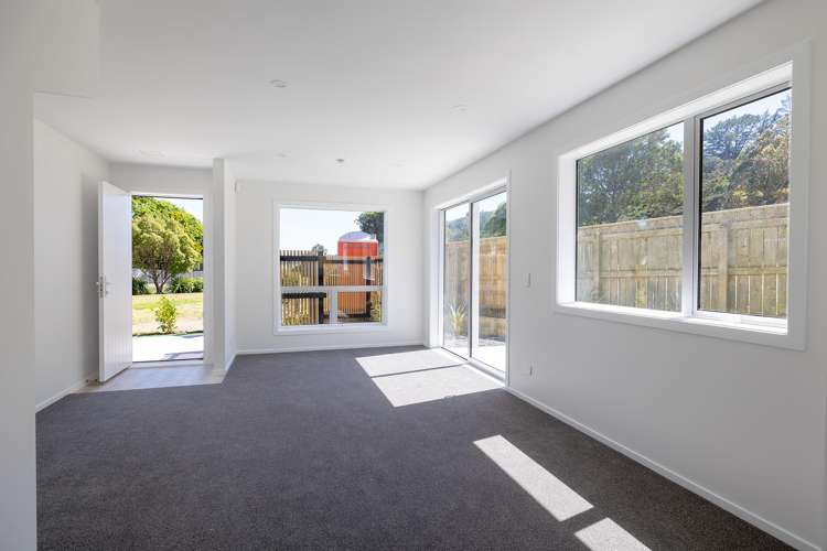 105 Main Road Wainuiomata_3