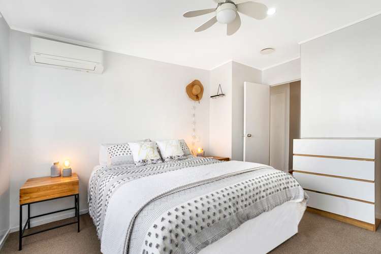 2/219 Glenfield Road Hillcrest_10