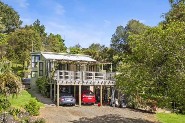 Affordable bush retreat in Hunua!