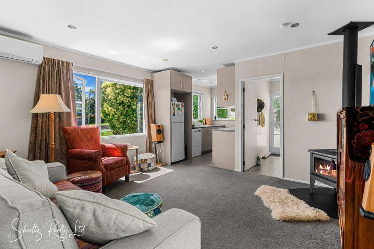 5A Whaka Street Maungaturoto_4