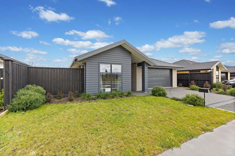 175 Faringdon Boulevard Rolleston_17