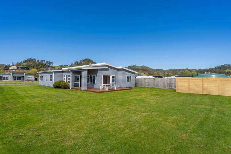 8 Navigation Drive Cooks Beach_23
