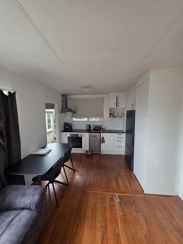 16 Clarkson Crescent Otara_4