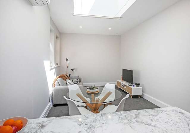 8/30 Dowling Street Dunedin Central_2