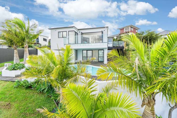 2/14 Eastcliffe Road Castor Bay_14