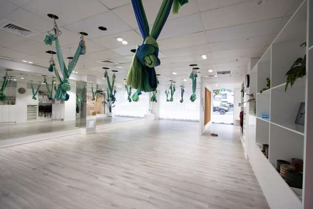 Retail/129 Hurstmere Road Takapuna_2