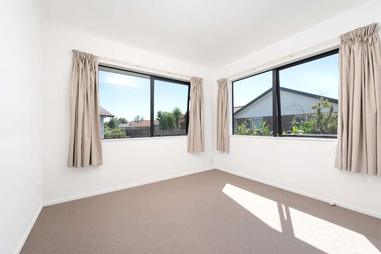 16 Pyramid Place Glen Eden_16