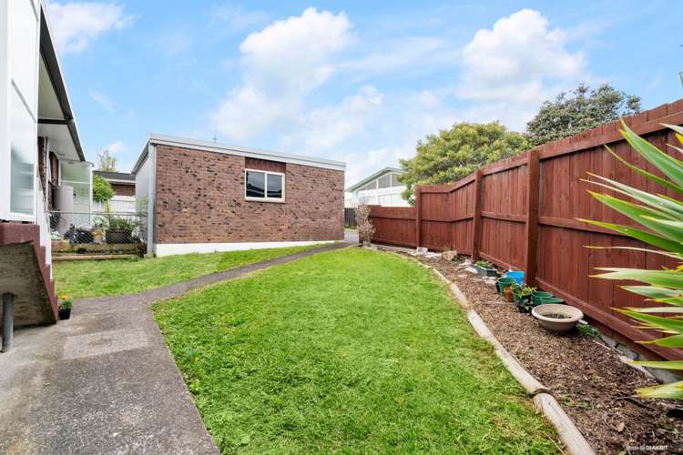 4/38 Kirrie Avenue Te Atatu South_16