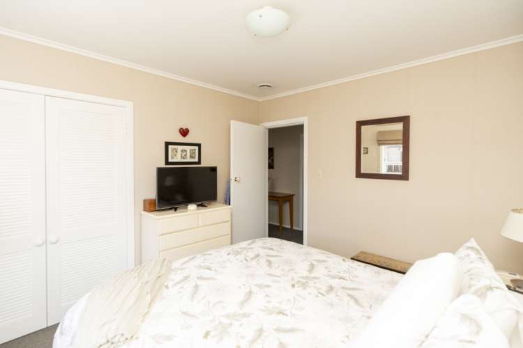 57 Garden Heights Avenue Glenview_10