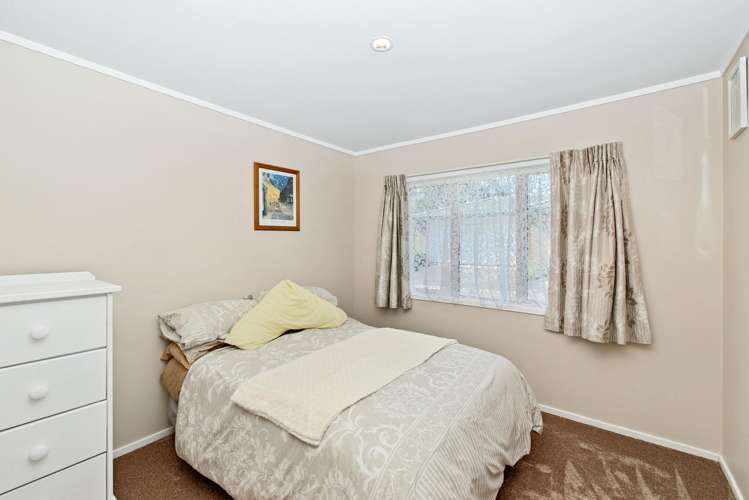 127b Parrs Cross Road Glen Eden_11