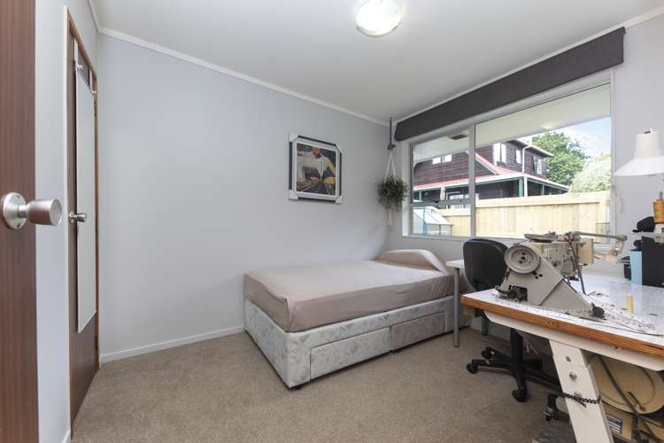 2/57 Fruitvale Road New Lynn_8