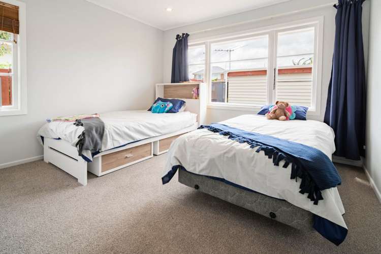 99 Roberts Road Te Atatu South_10