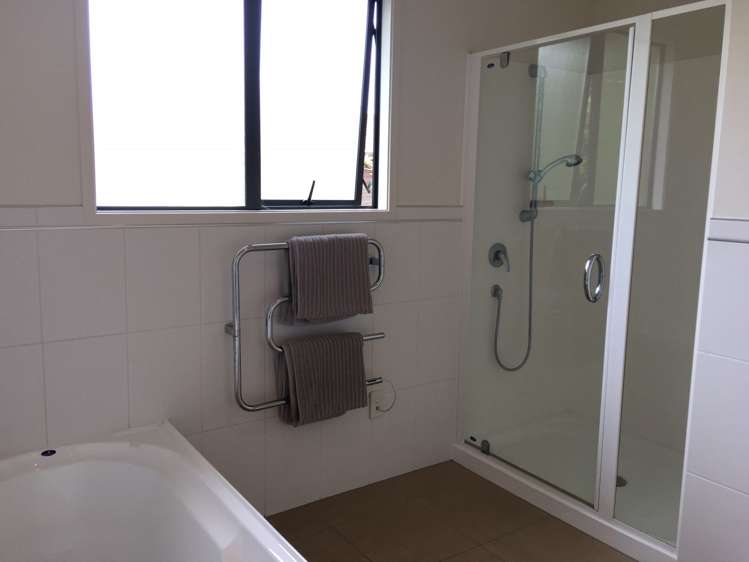 193 Kyle Road Greenhithe_17