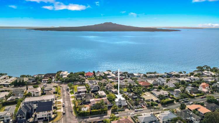 42 Merani Street Narrow Neck_23