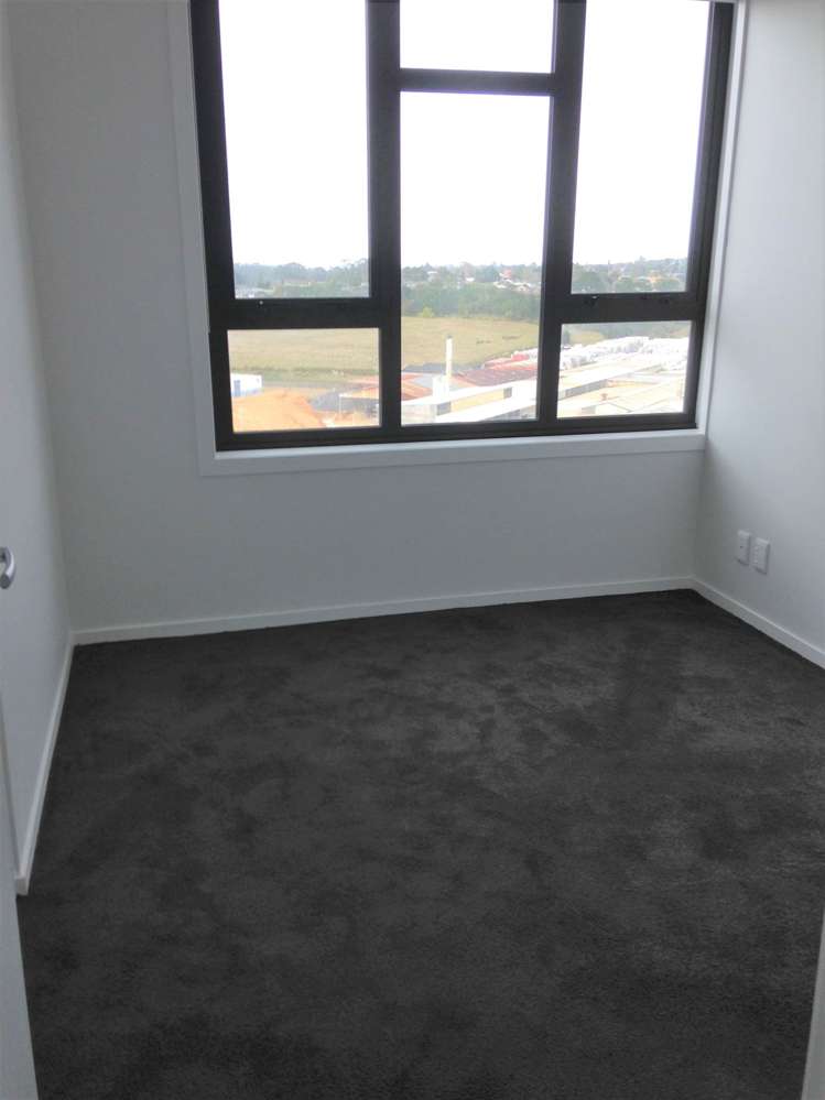 1103/20 Mccrae Way New Lynn_9