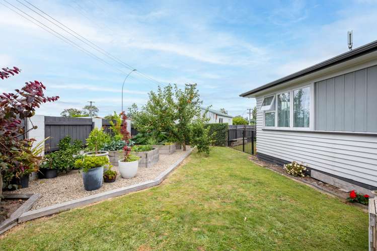 1B Tomin Road Glenview_24