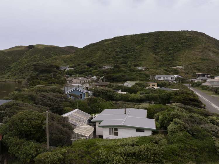 8 Estuary Street Makara Beach_17