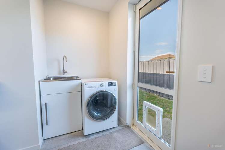 3 Strawberry Lane Waimate_27