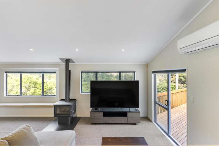 105 Waitakere Road Waitakere_9