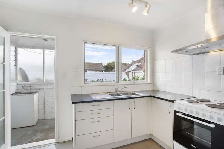 2/11 Peary Road Mount Eden_3