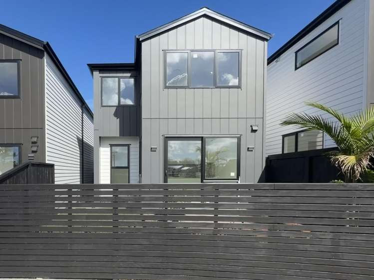 2/73 Te Taruna Drive_0