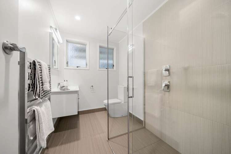 15 Gails Drive Okura_9