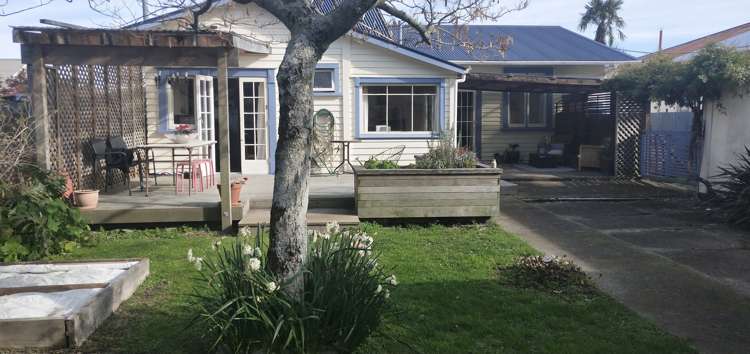 2 North Road The Wood_12