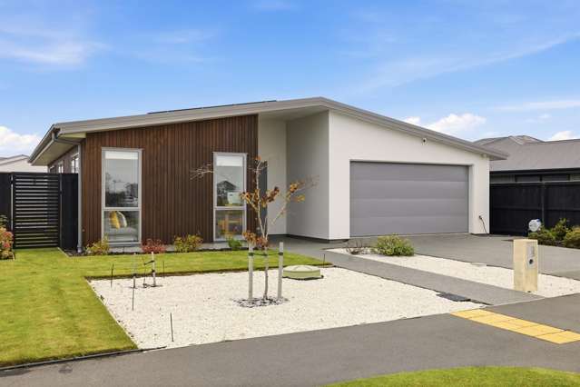 Modern Fletcher Living Gem