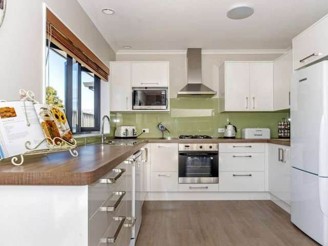 7 Joanne Street Lytton West_4