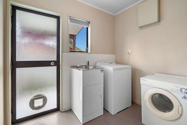 7 Carr Street Te Kamo_8