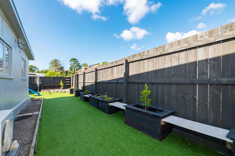 2/176 Henderson Valley Road Henderson_19