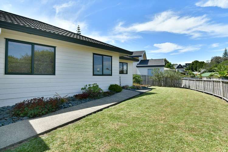 2/8 Knott Road Stanmore Bay_14
