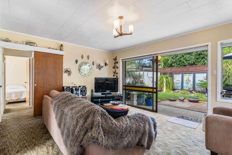 5B Monarch Grove Pauanui_6