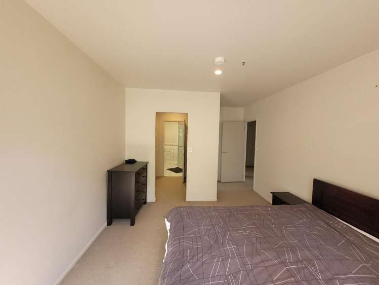 8 Howe Street 1664_6