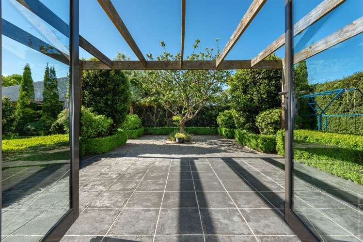 12 Sheraton Place Redwood_18