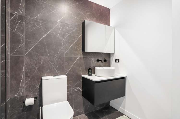 302/2 Miller Street Point Chevalier_11