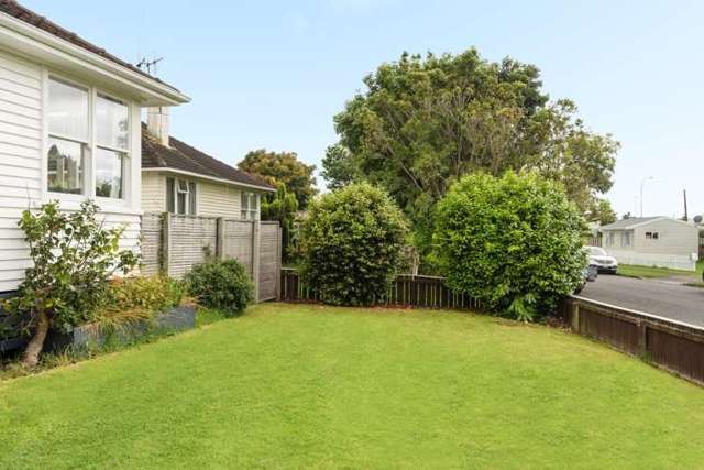 22a Twenty First Avenue 1068_1