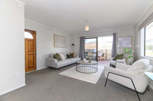 2/18 Gloria Avenue Te Atatu Peninsula_1