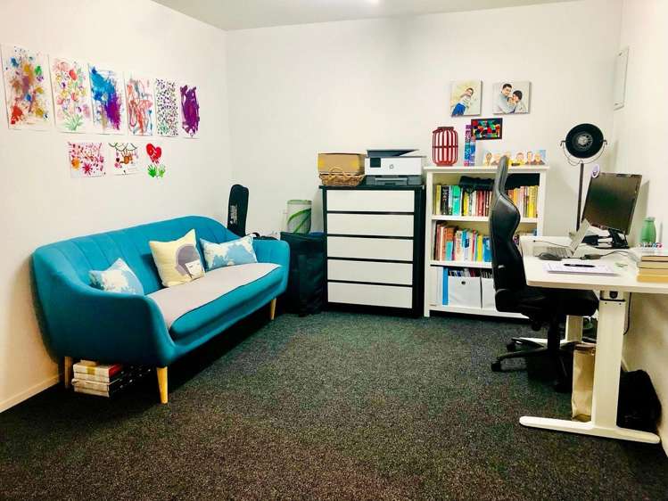 49 Saddleback Grove Karori_12