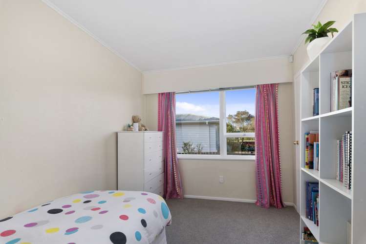 8 Eskdale Road Birkdale_13