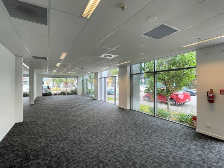 351 Lincoln Road Addington_4