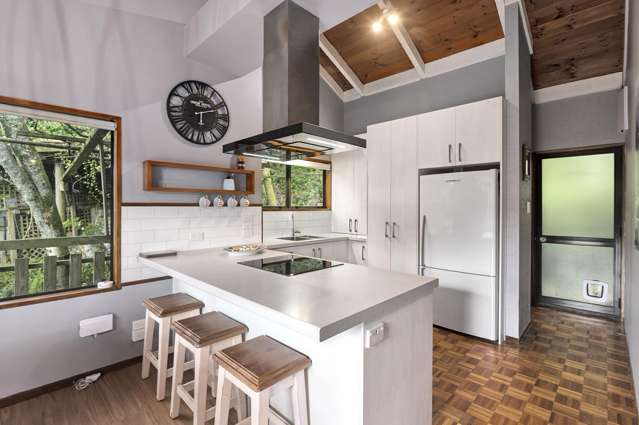 Entry Level Okareka Tree House Nest