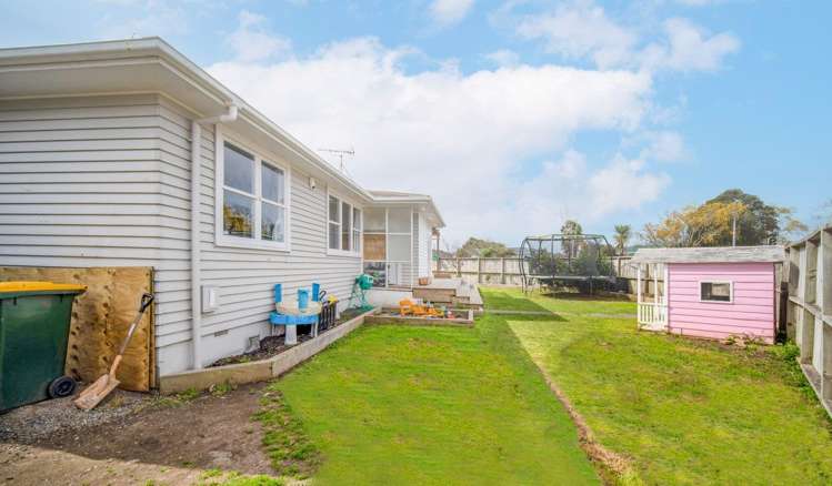 1/1 Cooper Place Papakura_12
