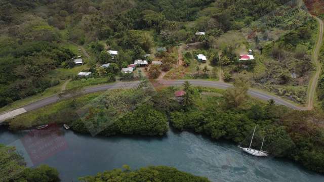 Salt Lake Riverside Retreat in FIJI's Hidden Gem of Savusavu – Freehold Waterfront FIXER-UPPER Opportunity