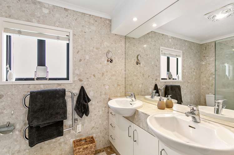 54a Marine Parade Mellons Bay_14