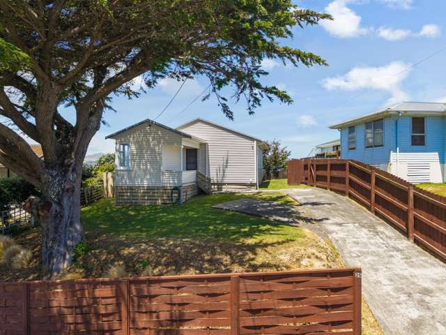 Live the Bay Dream at 25 Tuki Street