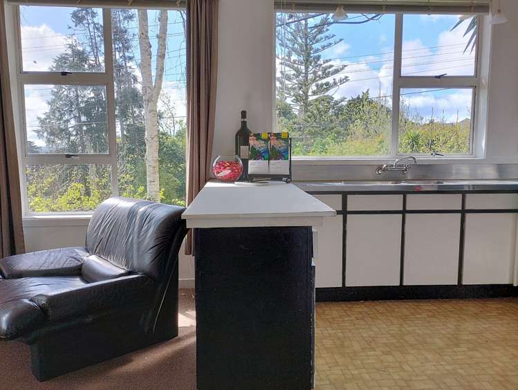 2 Fairmount Road Titirangi_11